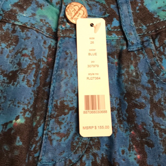 Romeo and Juliet Shorts - Picture 4 of 8